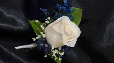 how to make boutonniere with fake flowers